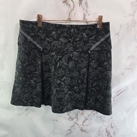 Title Nine Skirt Womens Medium Black Skort Stretch Mini Shorts Lined Pleated - Picture 1 of 13